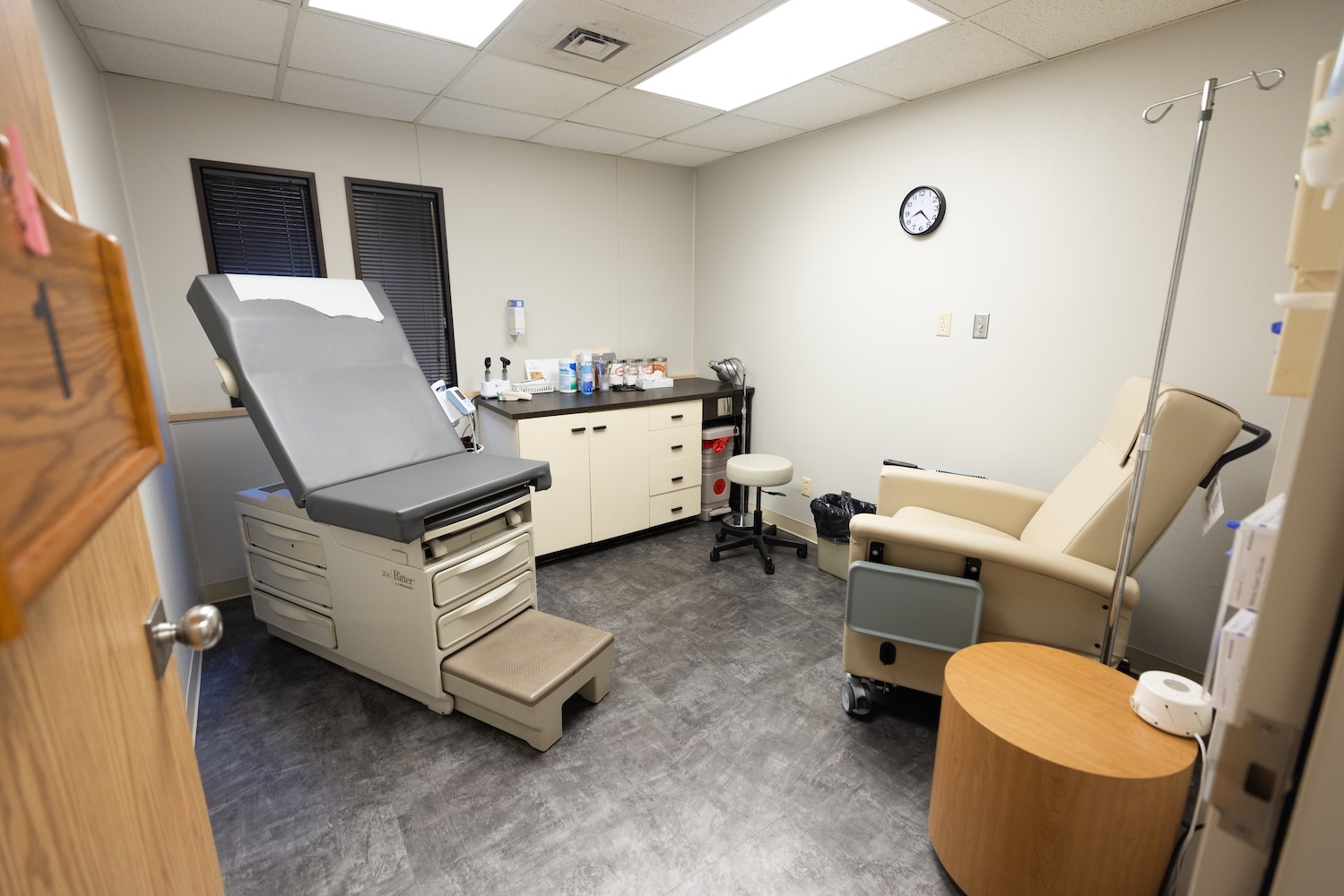 clinic-room-2.jpg
